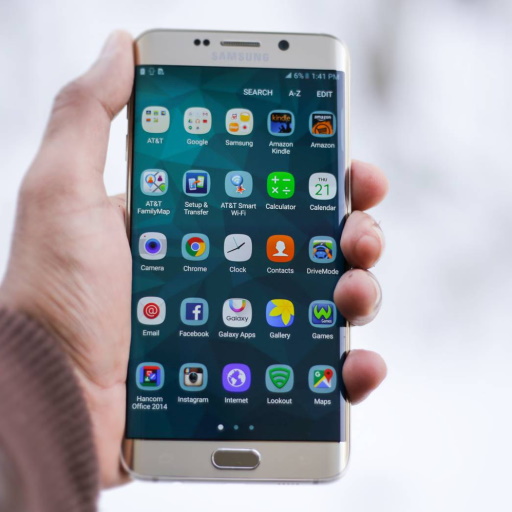 Cómo saber cuándo una ‘app’ accede a la ubicación, la cámara o el micrófono del móvil